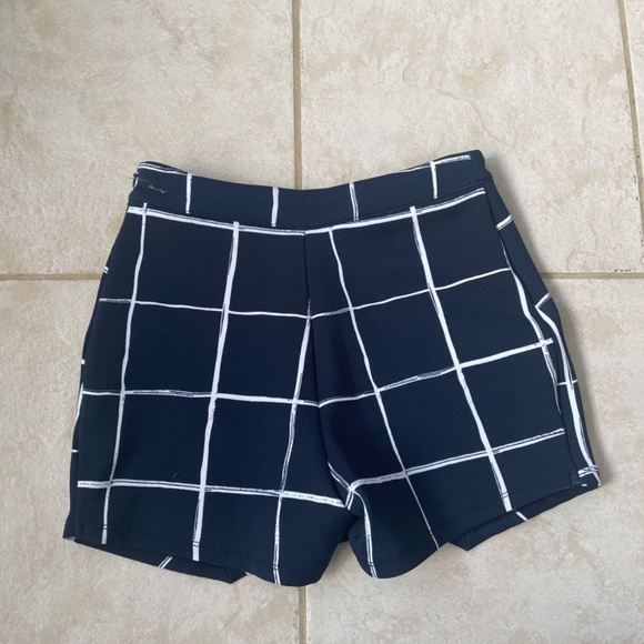 Abercrombie & Fitch Skort - Picture 2 of 3